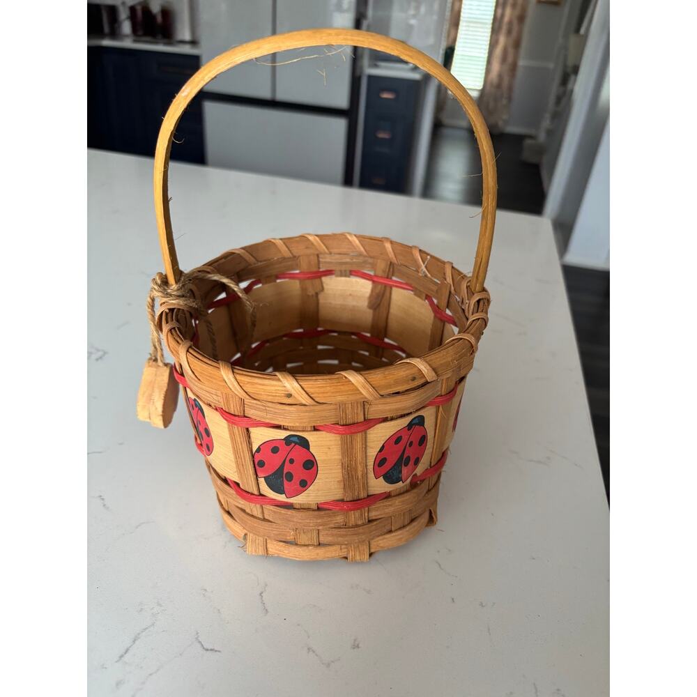 Vtg Ladybug woven wicker basket hand painted candy gifting 10in grandmacore - Picture 3 of 6